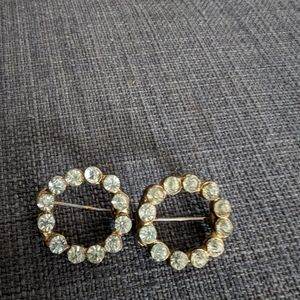 Small vintage brooches